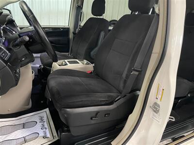 2011 Chrysler Town and Country Touring   - Photo 16 - Saint Louis, MI 48880-9800