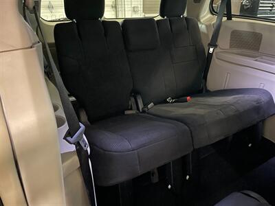 2011 Chrysler Town and Country Touring   - Photo 21 - Saint Louis, MI 48880-9800