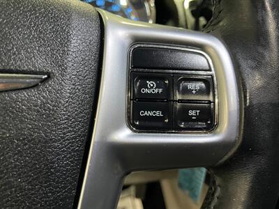 2011 Chrysler Town and Country Touring   - Photo 11 - Saint Louis, MI 48880-9800