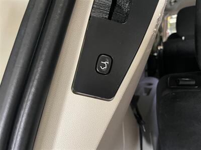 2011 Chrysler Town and Country Touring   - Photo 29 - Saint Louis, MI 48880-9800