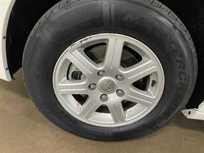 2011 Chrysler Town and Country Touring   - Photo 26 - Saint Louis, MI 48880-9800
