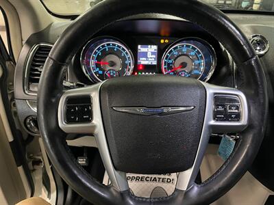 2011 Chrysler Town and Country Touring   - Photo 9 - Saint Louis, MI 48880-9800