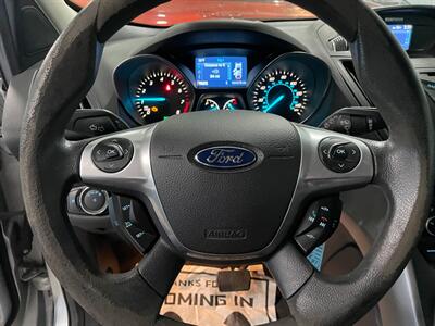 2014 Ford Escape SE - Photo 9 - Saint Louis, MI 48880-9800