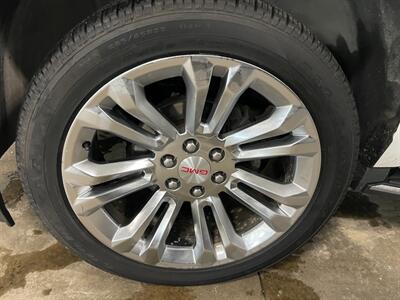 2017 GMC Yukon SLT   - Photo 27 - Saint Louis, MI 48880-9800