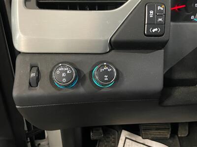 2017 GMC Yukon SLT   - Photo 12 - Saint Louis, MI 48880-9800