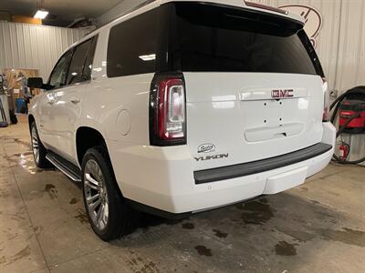 2017 GMC Yukon SLT   - Photo 3 - Saint Louis, MI 48880-9800