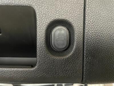 2017 GMC Yukon SLT   - Photo 28 - Saint Louis, MI 48880-9800