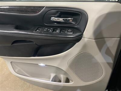 2015 Chrysler Town and Country Touring-L - Photo 23 - Saint Louis, MI 48880-9800