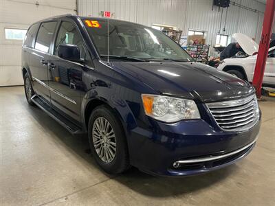 2015 Chrysler Town and Country Touring-L - Photo 4 - Saint Louis, MI 48880-9800
