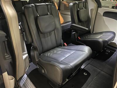 2015 Chrysler Town and Country Touring-L - Photo 20 - Saint Louis, MI 48880-9800