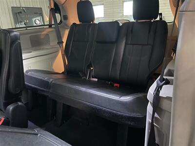 2015 Chrysler Town and Country Touring-L - Photo 18 - Saint Louis, MI 48880-9800