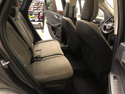 2020 Ford Escape SE   - Photo 21 - Saint Louis, MI 48880-9800