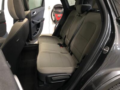2020 Ford Escape SE   - Photo 17 - Saint Louis, MI 48880-9800