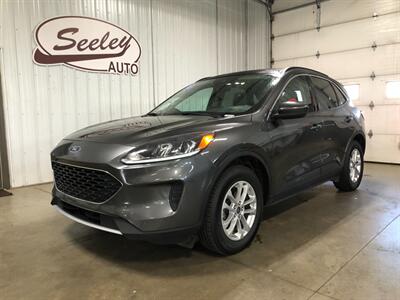 2020 Ford Escape SE   - Photo 2 - Saint Louis, MI 48880-9800
