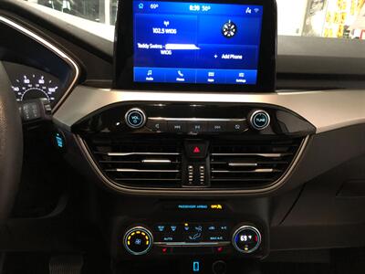 2020 Ford Escape SE   - Photo 14 - Saint Louis, MI 48880-9800