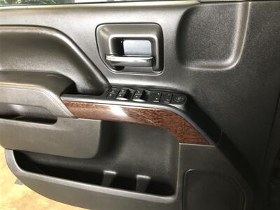 2017 GMC Sierra 1500 SLE   - Photo 19 - Saint Louis, MI 48880-9800