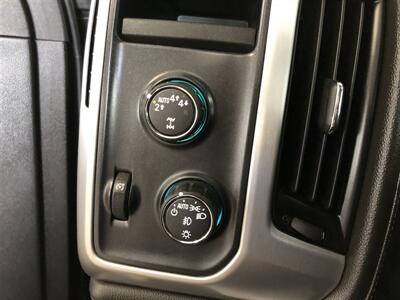 2017 GMC Sierra 1500 SLE   - Photo 15 - Saint Louis, MI 48880-9800
