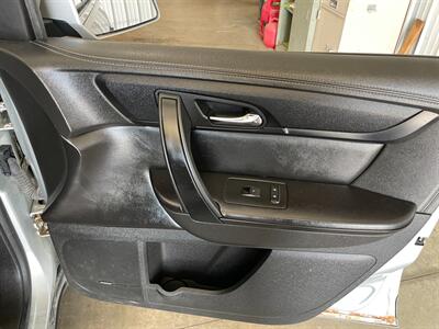 2015 Chevrolet Traverse LT - Photo 23 - Saint Louis, MI 48880-9800