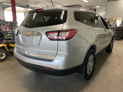 2015 Chevrolet Traverse LT - Photo 6 - Saint Louis, MI 48880-9800