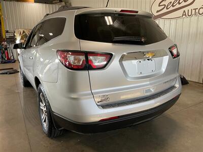 2015 Chevrolet Traverse LT - Photo 3 - Saint Louis, MI 48880-9800