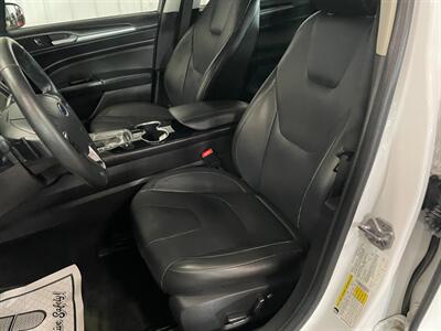 2016 Ford Fusion Titanium   - Photo 12 - Saint Louis, MI 48880-9800