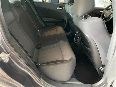 2019 Dodge Charger SXT   - Photo 18 - Saint Louis, MI 48880-9800