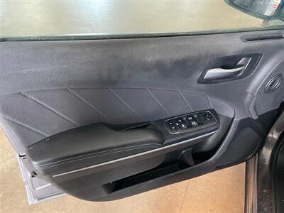 2019 Dodge Charger SXT   - Photo 20 - Saint Louis, MI 48880-9800