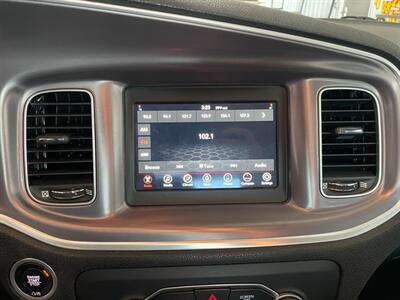 2019 Dodge Charger SXT   - Photo 13 - Saint Louis, MI 48880-9800