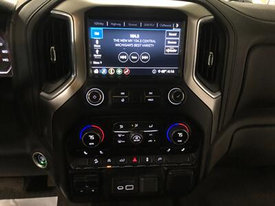 2020 Chevrolet Silverado 1500 LT   - Photo 13 - Saint Louis, MI 48880-9800
