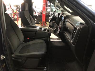 2020 Chevrolet Silverado 1500 LT   - Photo 17 - Saint Louis, MI 48880-9800