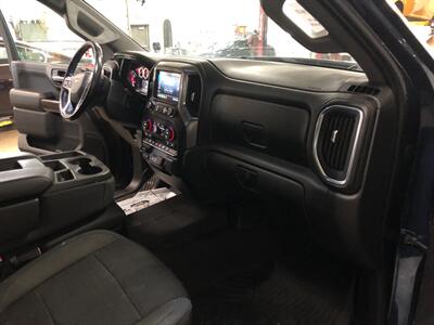 2020 Chevrolet Silverado 1500 LT   - Photo 19 - Saint Louis, MI 48880-9800