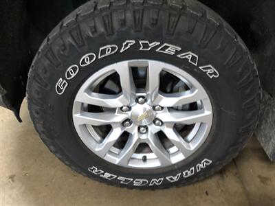 2020 Chevrolet Silverado 1500 LT   - Photo 22 - Saint Louis, MI 48880-9800