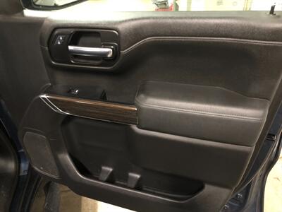 2020 Chevrolet Silverado 1500 LT   - Photo 21 - Saint Louis, MI 48880-9800