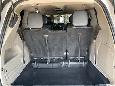 2016 Chrysler Town and Country Touring - Photo 24 - Saint Louis, MI 48880-9800