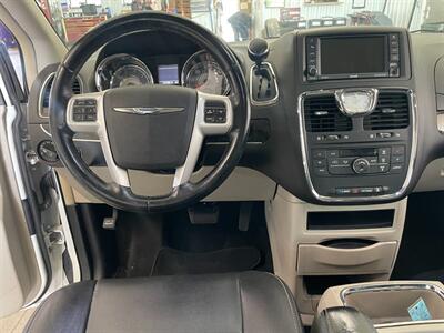 2016 Chrysler Town and Country Touring - Photo 7 - Saint Louis, MI 48880-9800