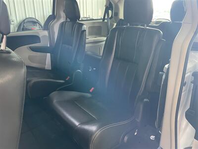 2016 Chrysler Town and Country Touring - Photo 15 - Saint Louis, MI 48880-9800