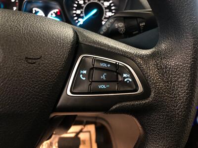 2019 Ford Escape SE - Photo 11 - Saint Louis, MI 48880-9800