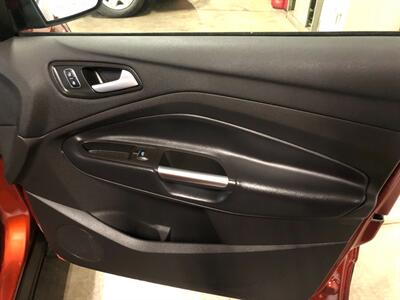 2019 Ford Escape SE - Photo 21 - Saint Louis, MI 48880-9800