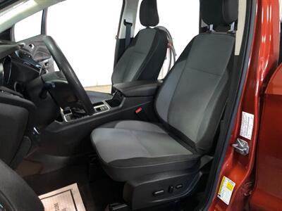 2019 Ford Escape SE - Photo 15 - Saint Louis, MI 48880-9800