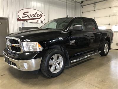 2019 RAM 1500 Classic Tradesman   - Photo 2 - Saint Louis, MI 48880-9800