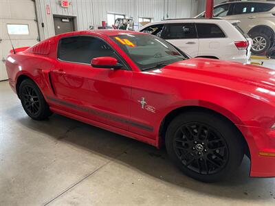 2014 Ford Mustang PREMIUM - Photo 5 - Saint Louis, MI 48880-9800