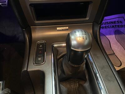 2014 Ford Mustang PREMIUM - Photo 13 - Saint Louis, MI 48880-9800
