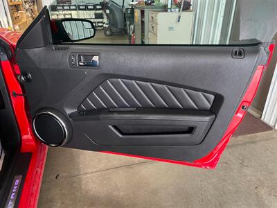 2014 Ford Mustang PREMIUM - Photo 19 - Saint Louis, MI 48880-9800