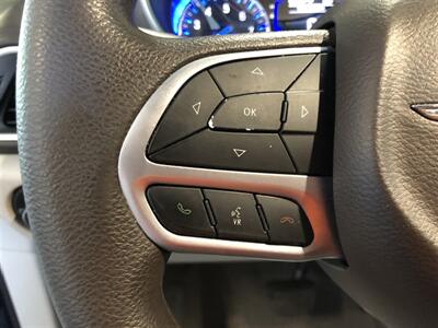 2020 Chrysler Voyager LX   - Photo 9 - Saint Louis, MI 48880-9800