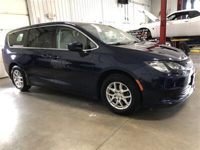 2020 Chrysler Voyager LX   - Photo 5 - Saint Louis, MI 48880-9800