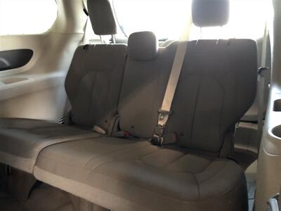 2020 Chrysler Voyager LX   - Photo 17 - Saint Louis, MI 48880-9800