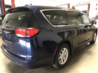 2020 Chrysler Voyager LX   - Photo 6 - Saint Louis, MI 48880-9800