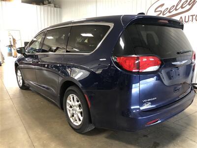 2020 Chrysler Voyager LX   - Photo 3 - Saint Louis, MI 48880-9800