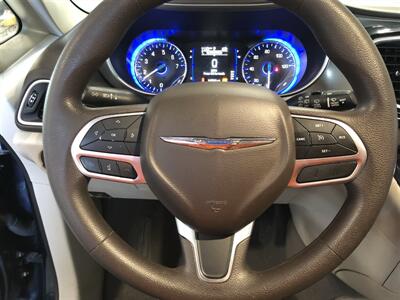 2020 Chrysler Voyager LX   - Photo 8 - Saint Louis, MI 48880-9800