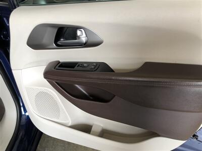 2020 Chrysler Voyager LX   - Photo 24 - Saint Louis, MI 48880-9800